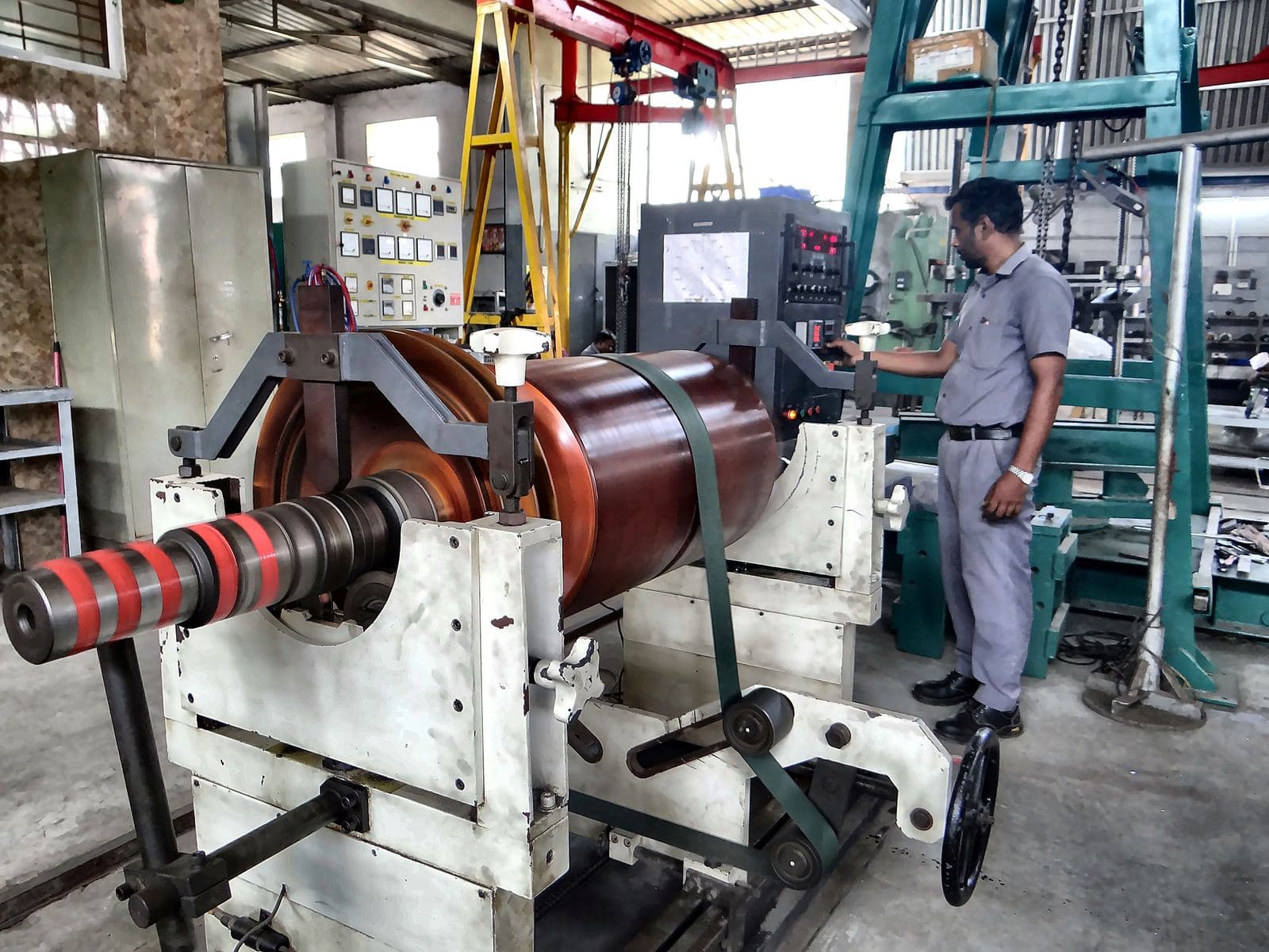 A 1.5 ton rotor being balanced for rated RPM
