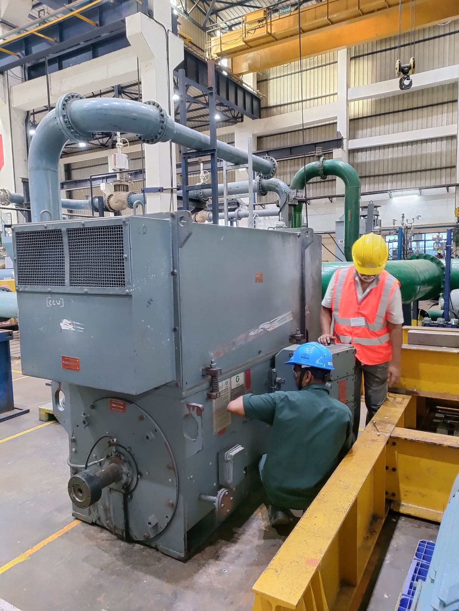 HT motor insulators being replaced on-site